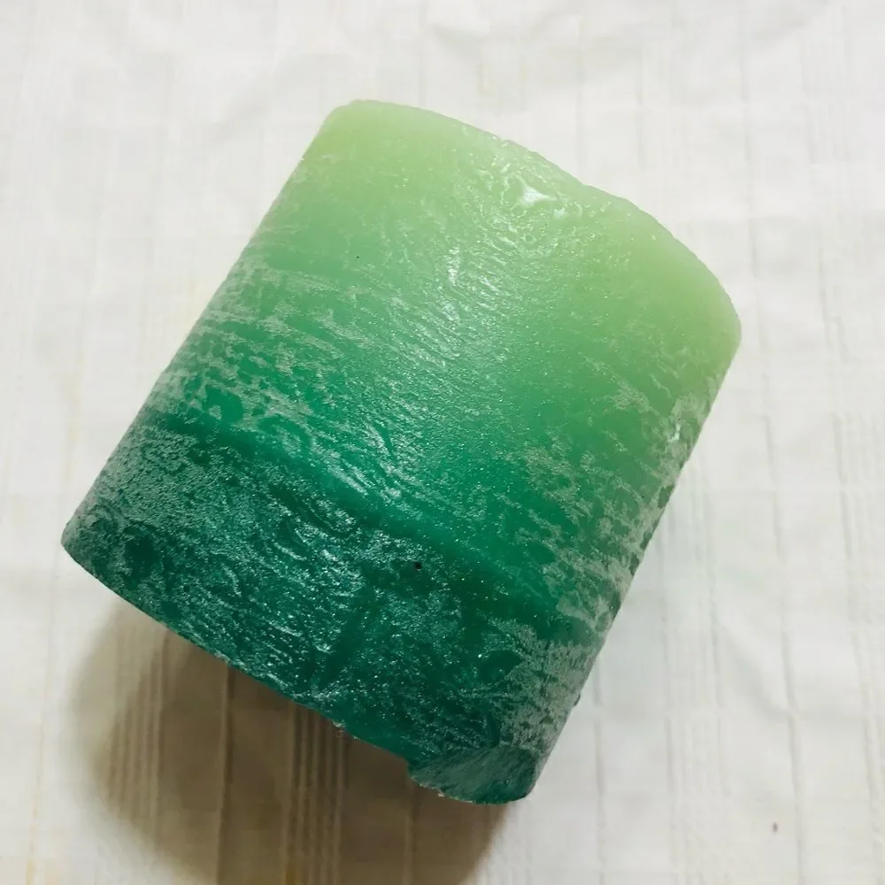Handcrafted Timber Scented Candle (Green)‎